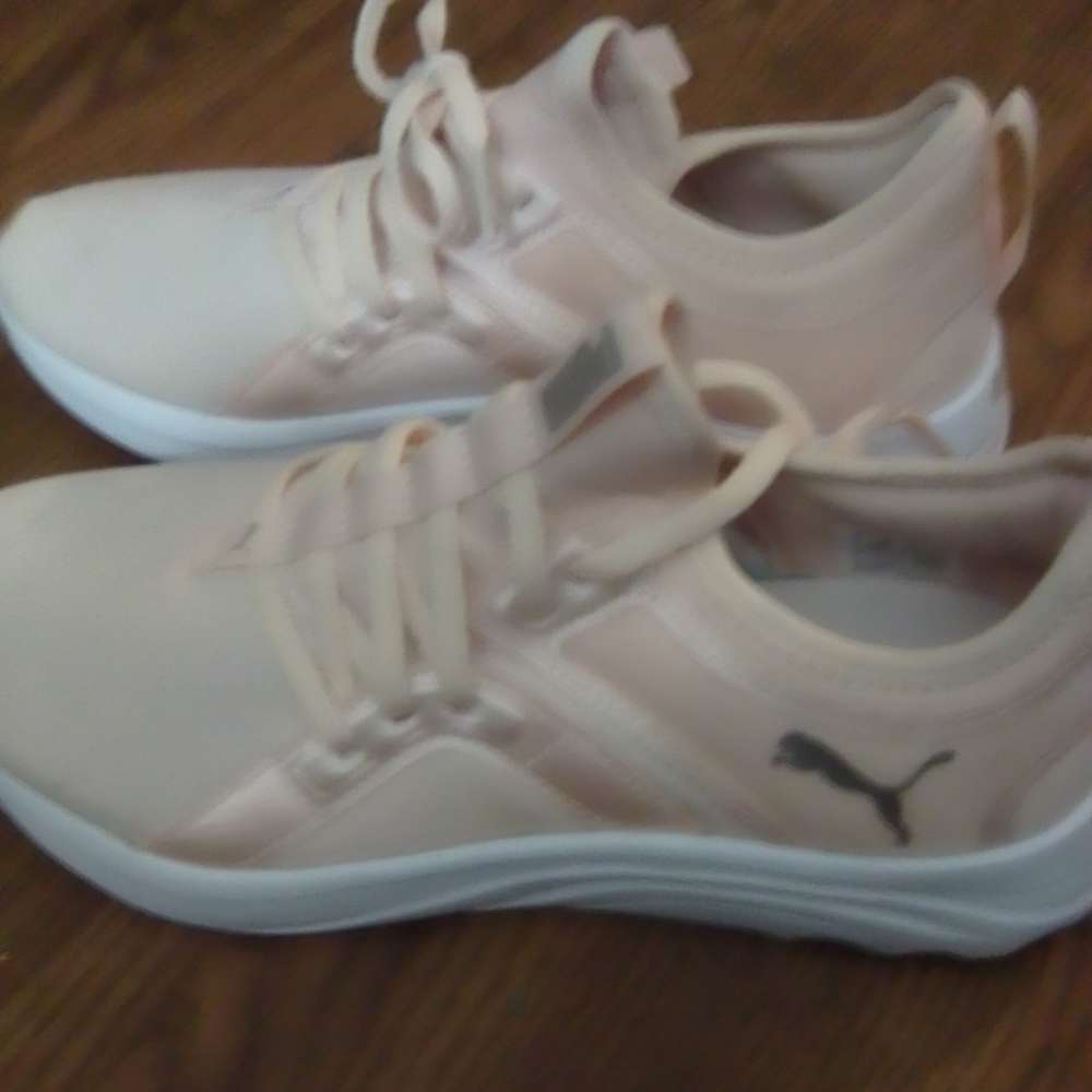 Women's puma brand new shoes
